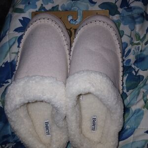 Born Cozy Faux-Suede Shearling-Lined Slip-On Slippers in Light Pink and Cream